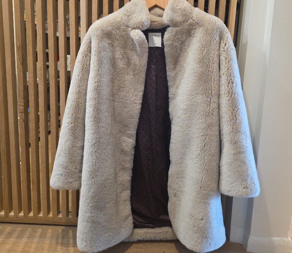 SANDRO Elegant Cream Faux Fur Coat Unic Size